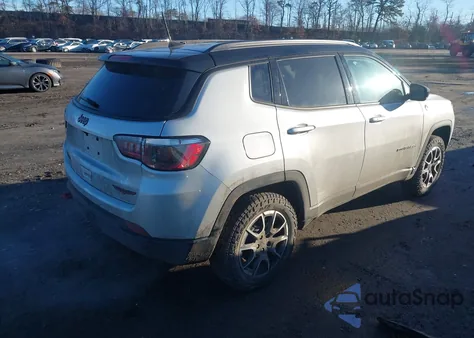 2024 Jeep Compass Trailhawk 4X4 z USA, uszkodzony, nr VIN 3C4NJDDN8RT149756